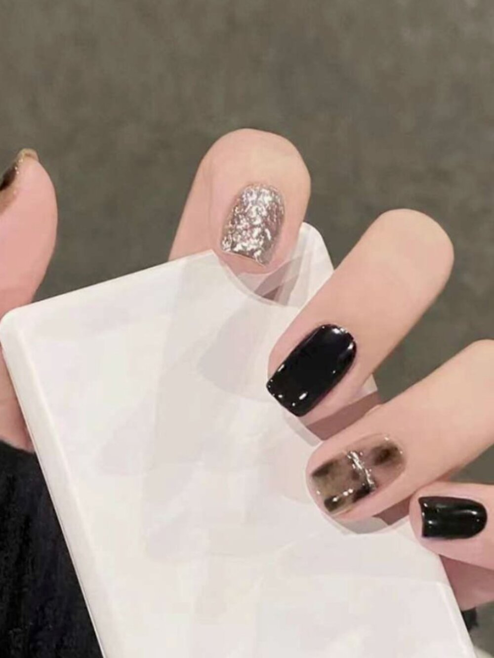24pcs Short Square Brown Blush Smudged Glitter Fake Nail